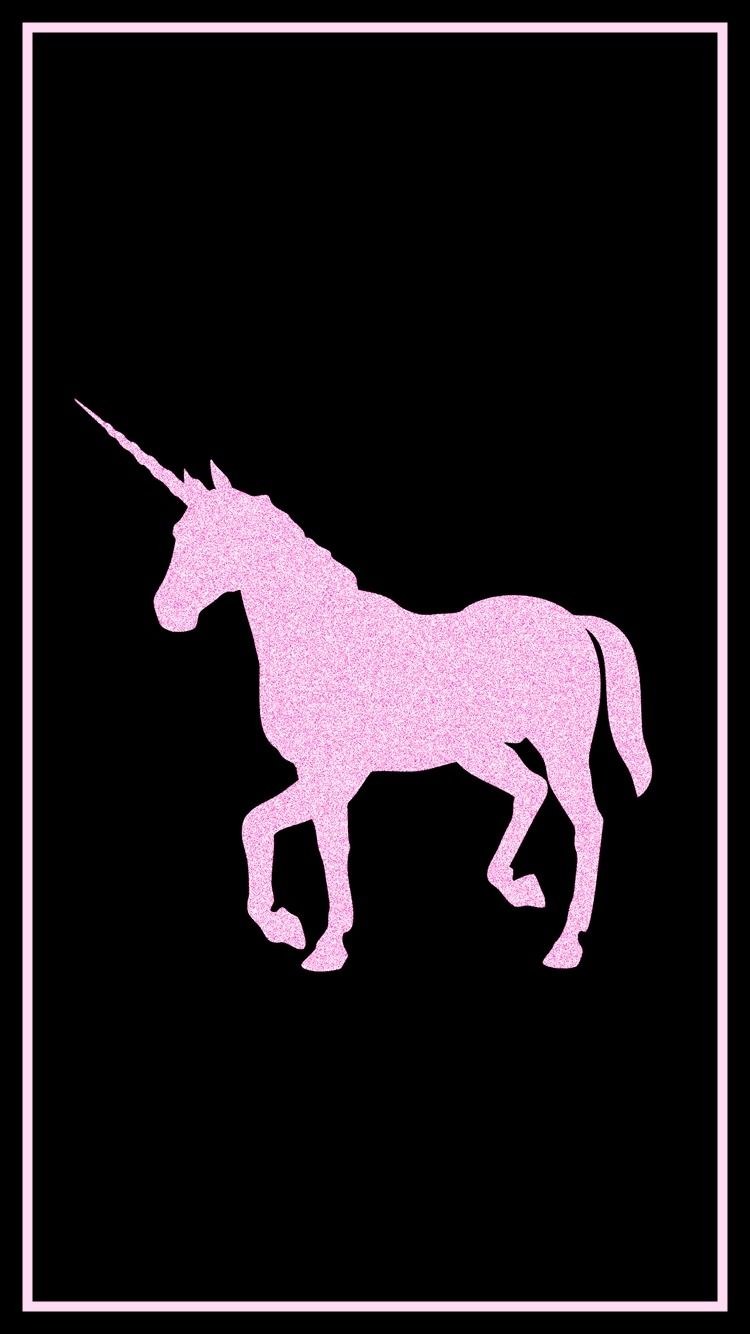 Единорог на черном фоне