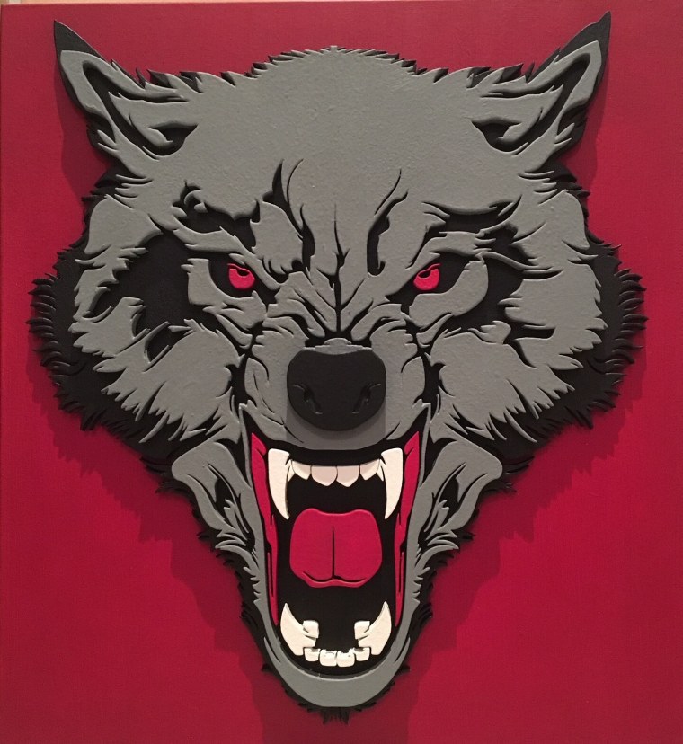 Волк на Красном фоне