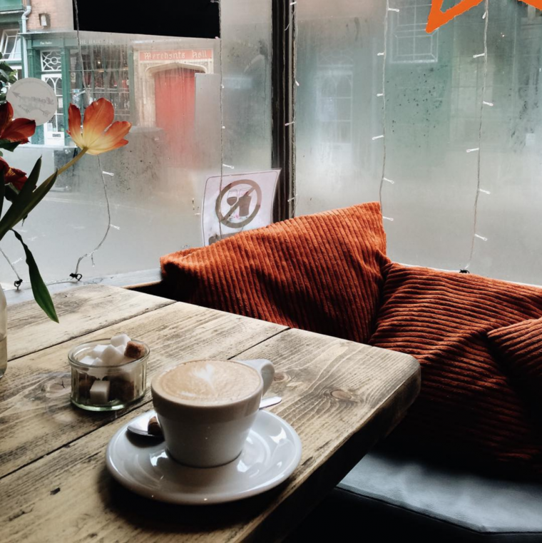 Кофе у окна