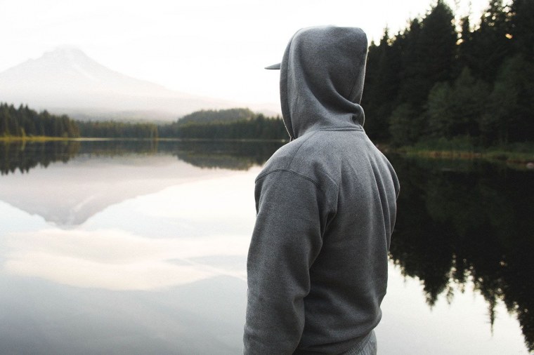 Парень в капюшоне