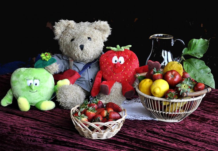 Натюрморт с глиняными игрушками