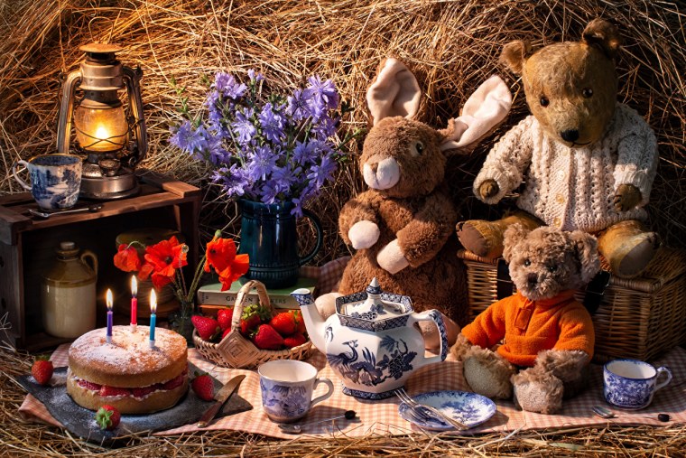 Народная кукла в живописи