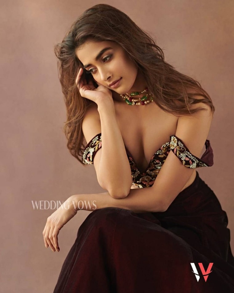 Пуджа Хегде трусах