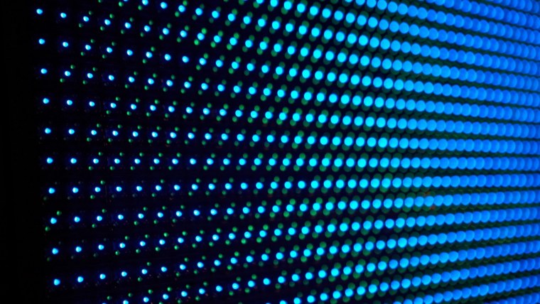 Пиксельная сетка на мониторе