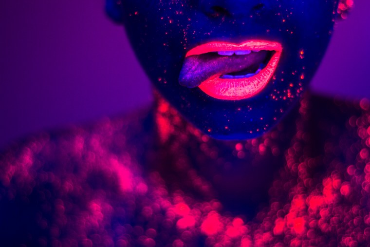 Губы неон