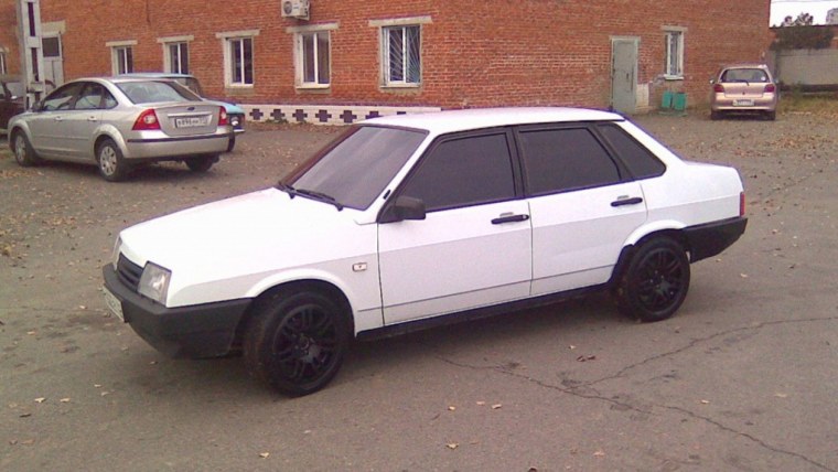 ВАЗ 21099 белая опер