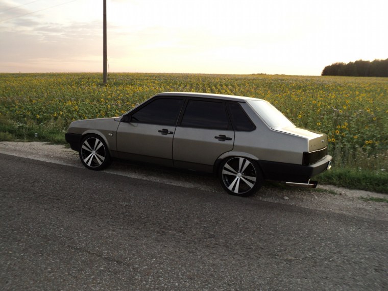 ВАЗ 2109 С черной крышей