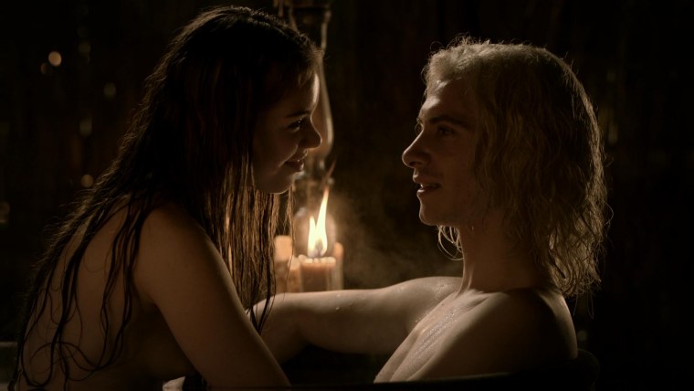 Эмилия Кларк