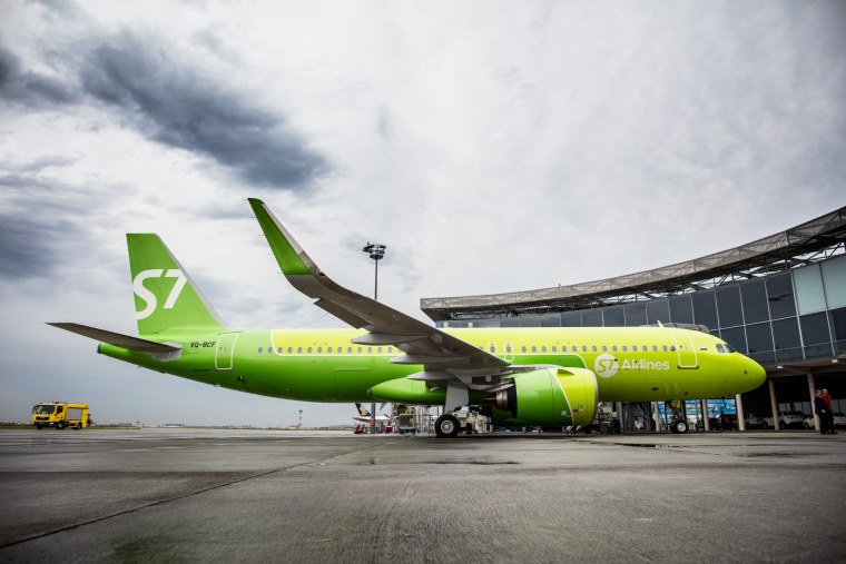 Самолет Airbus a320neo компания s7