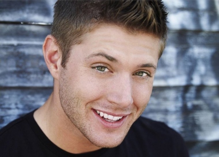 Дженсен Эклз в футболке