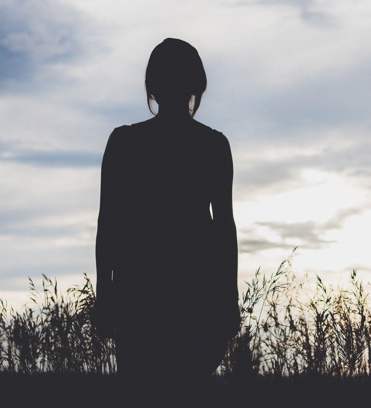 Женщина уходит