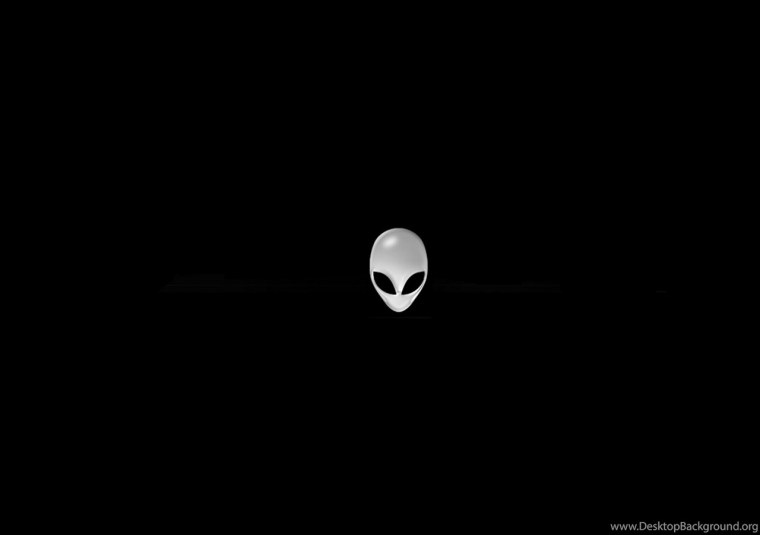 Инопланетянин на черном фоне