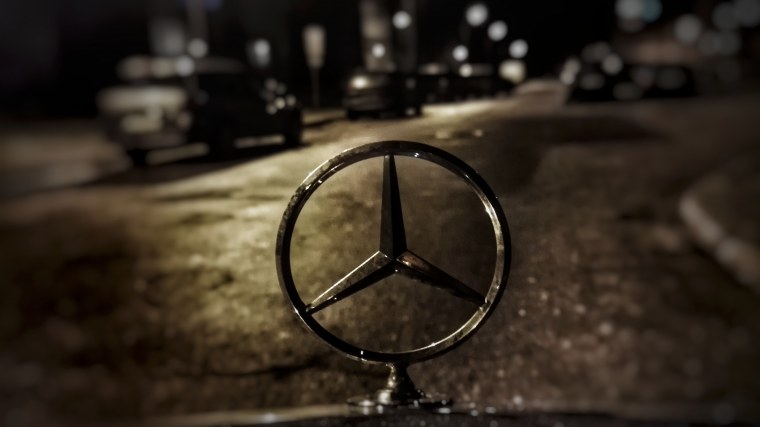 Mercedes Benz logo 2020