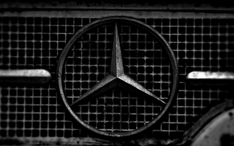 Mercedes Benz logo