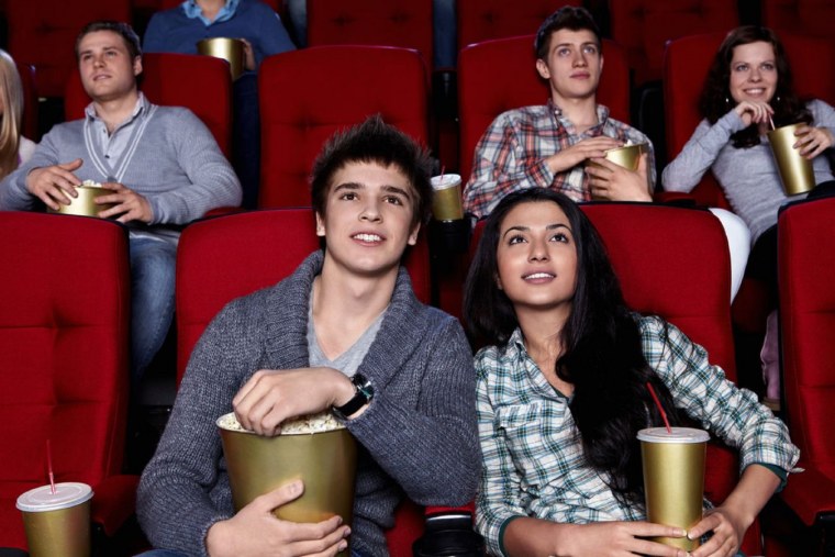 Зрители в кинотеатре