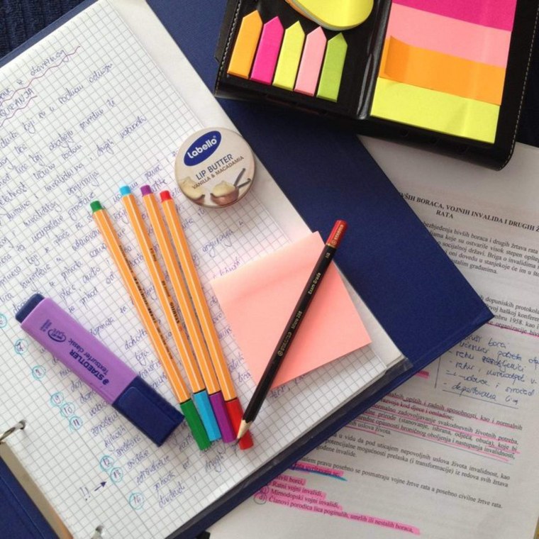 Красивые тетрадки для учебы