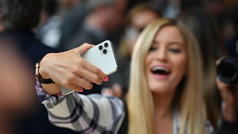 Девушка с iphone