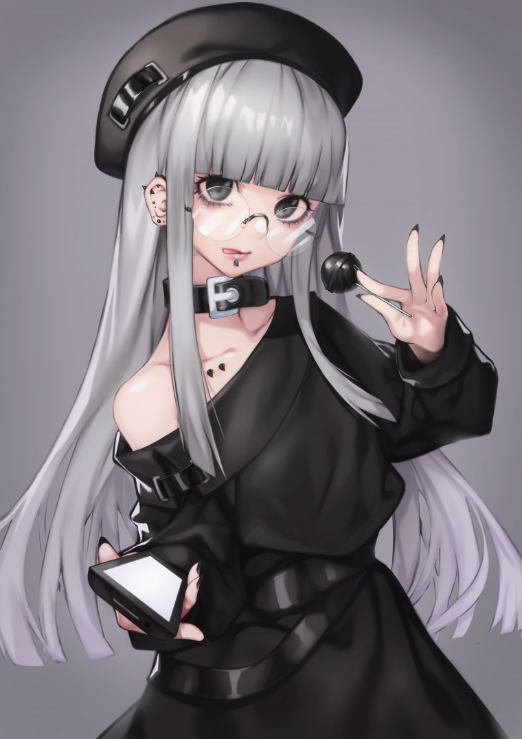 Девушка крутая и в черном маска