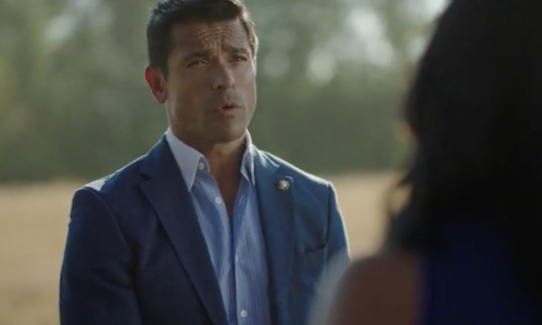 Ривердейл Хирам Лодж без рубашки