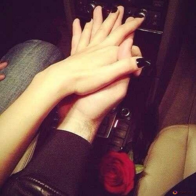 Руки парочек