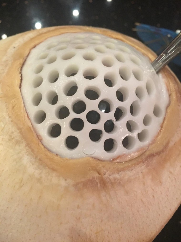 Отверстие в дереве