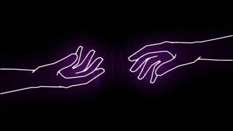 Руки на черном фоне