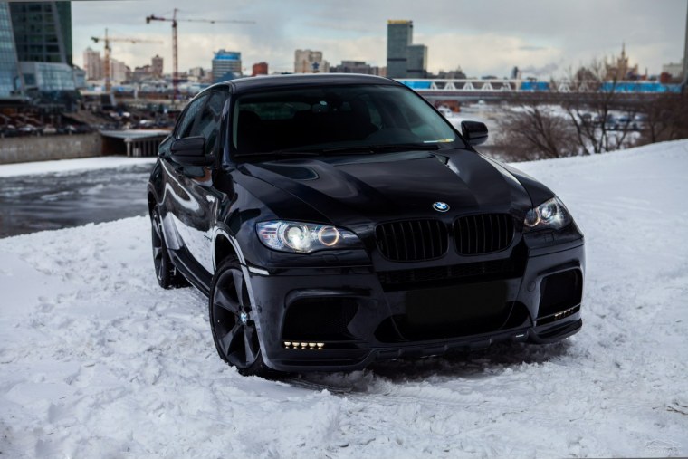 Машину БМВ х6 м черный