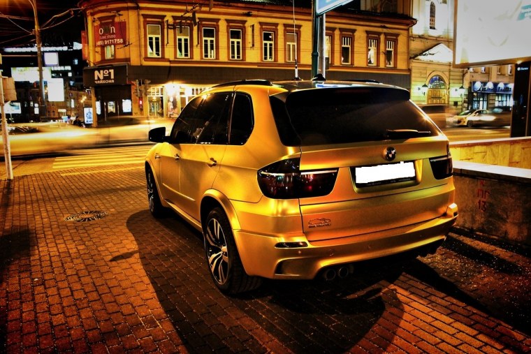 BMW x5 e70 золотой
