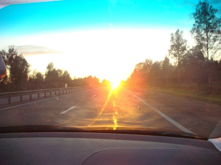 Вид дороги из машины