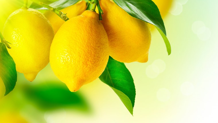 Желтый лимон