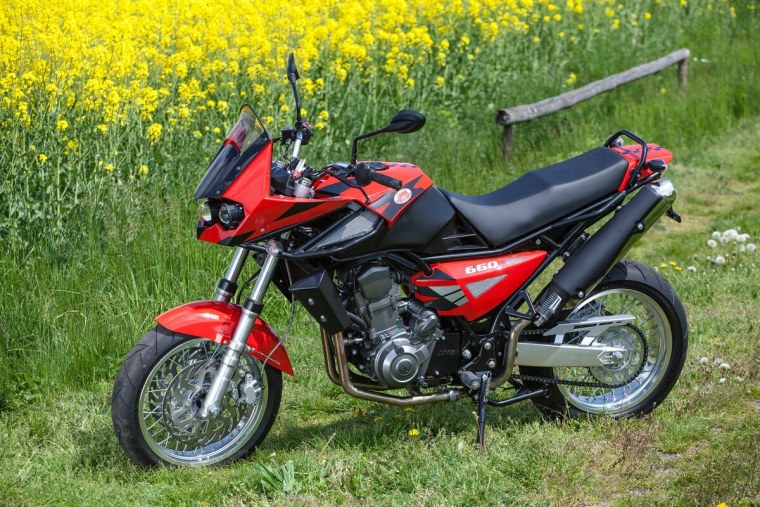 Мотоцикл Jawa 650 Dakar/Jawa 660 Sportard