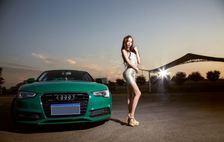 Audi a5 с девушкой