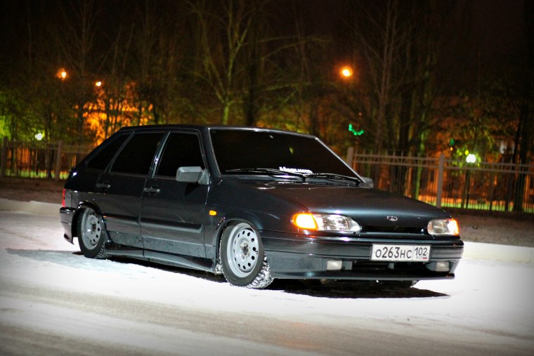 Четырка ВАЗ 2114 черная