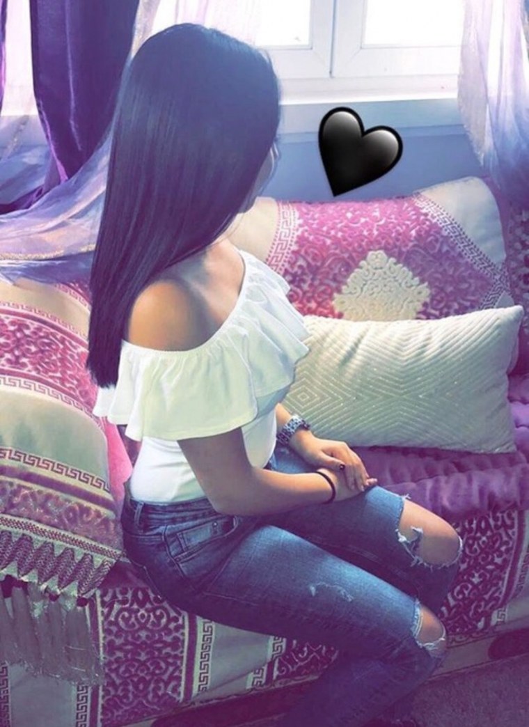 Брюнетка со спины