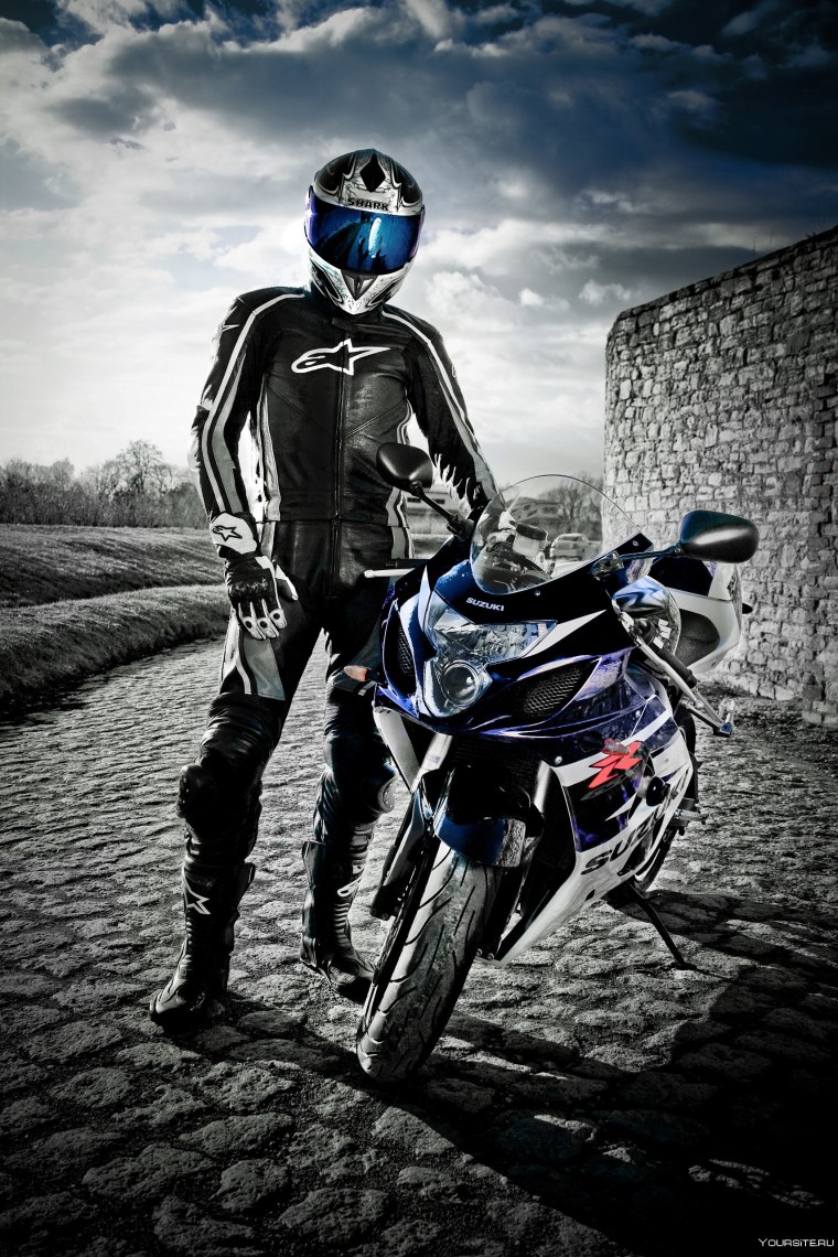 Крутые пацаны на мотоциклах