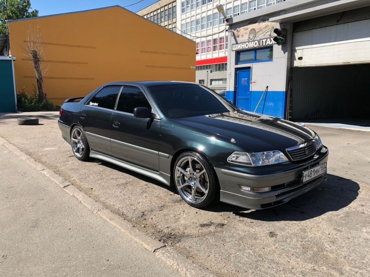 Тойота Марк 2 100 черный