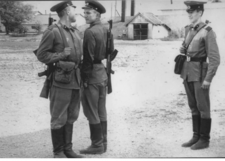 Смена часовых на посту