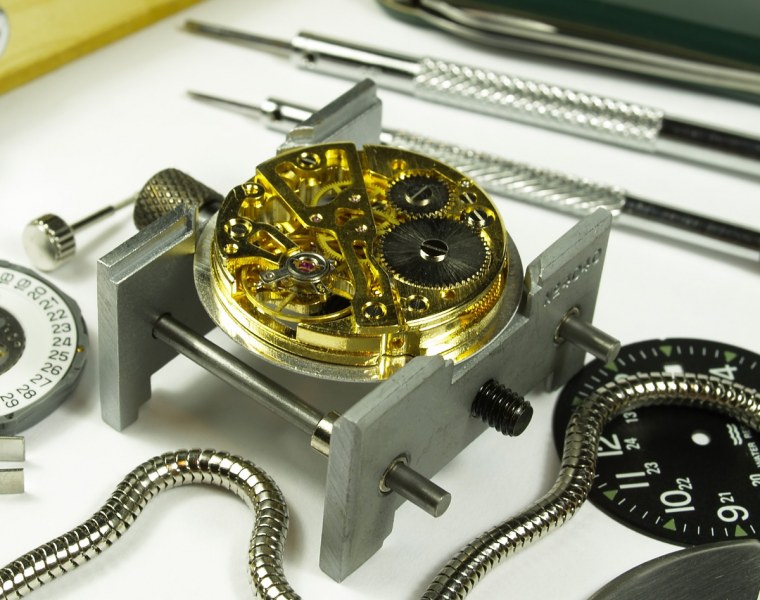 Электромеханические часы