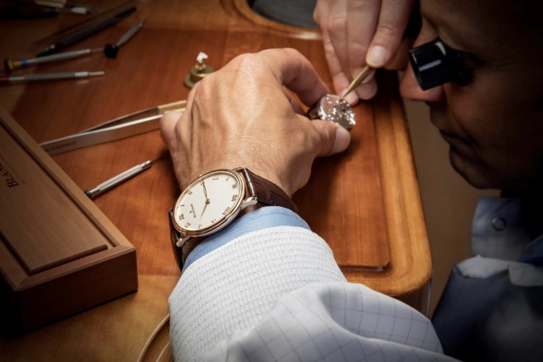 Завод швейцарских часов