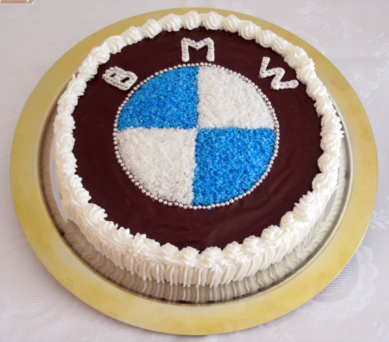 Торт с логотипом БМВ