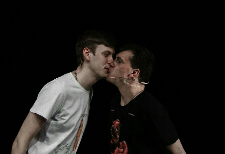 Арсений Попов и Антон Шастун любовь