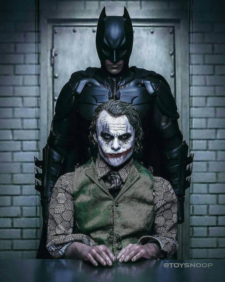 Джокер против Бэтмена тёмный рыцарь