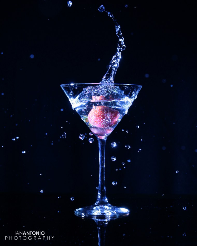 Коктейли на темном фоне