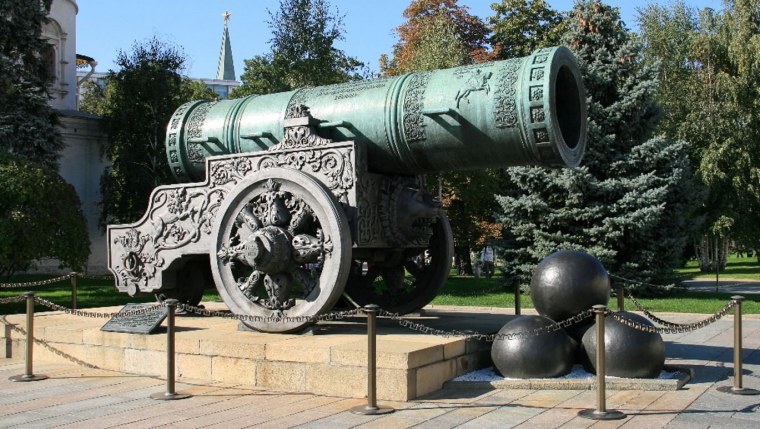 Пушка Лев в Кремле