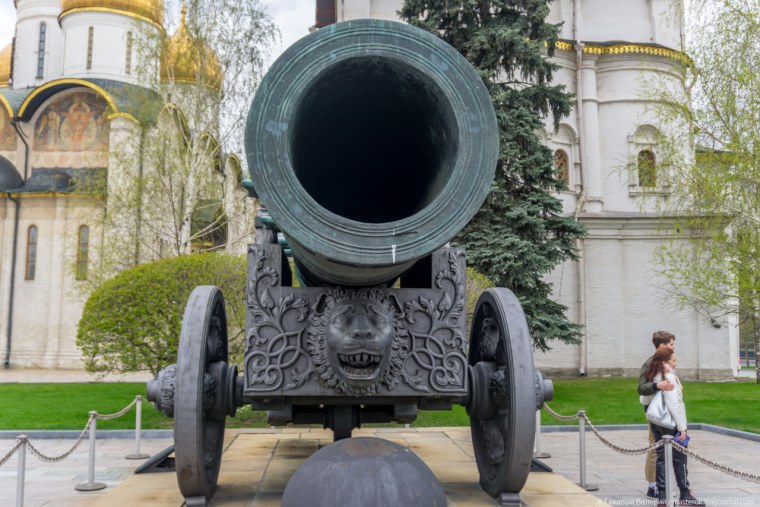 Московский Кремль царь пушка и царь колокол