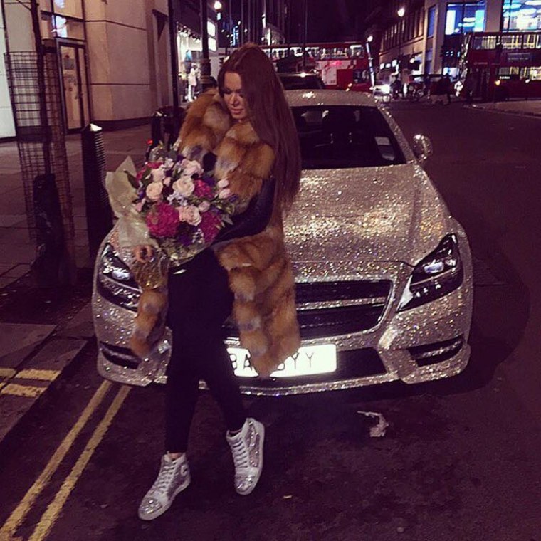 Цветы в мерседесе