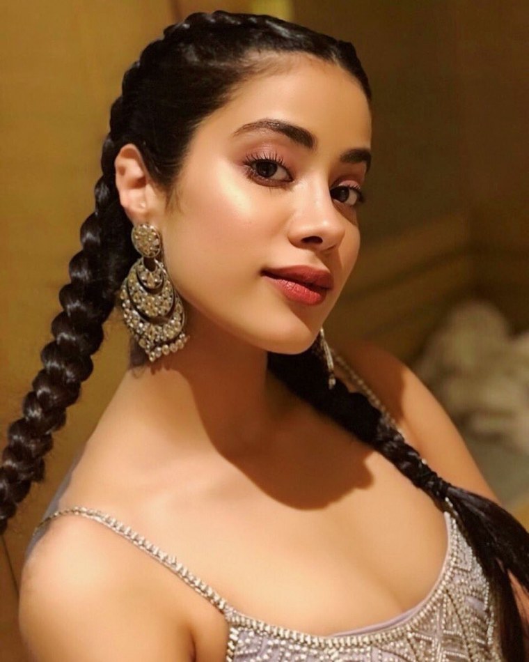 Джанви Капур фото