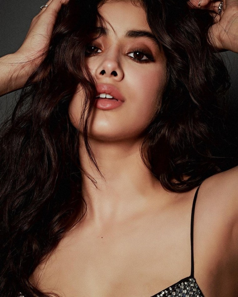Janhvi Kapoor nipple