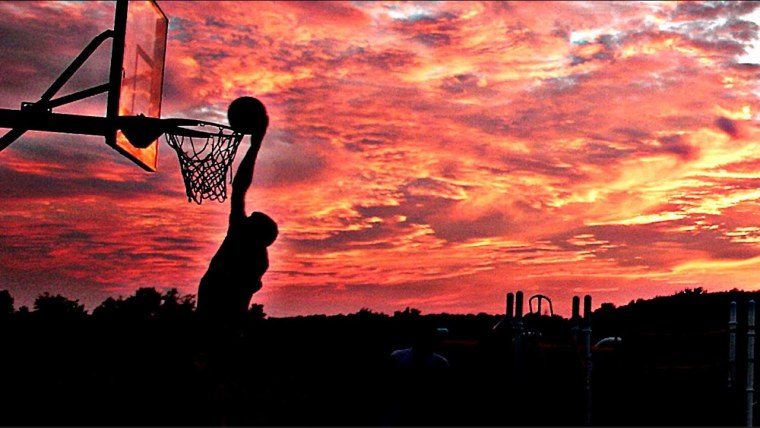 Баскетбольное кольцо на природе