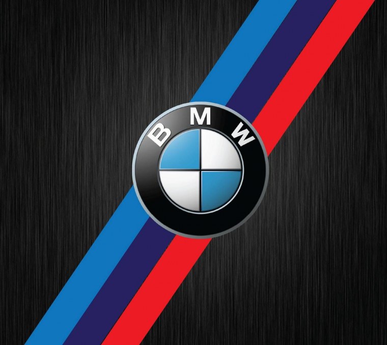 BMW значок на черном фоне